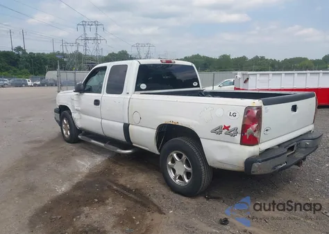 2003 Chevrolet Silverado 1500 z USA, uszkodzony, nr VIN 2GCEK19V331193306